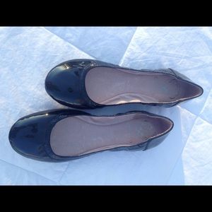 Newly new Vince Camino Ellen flats Size 7
